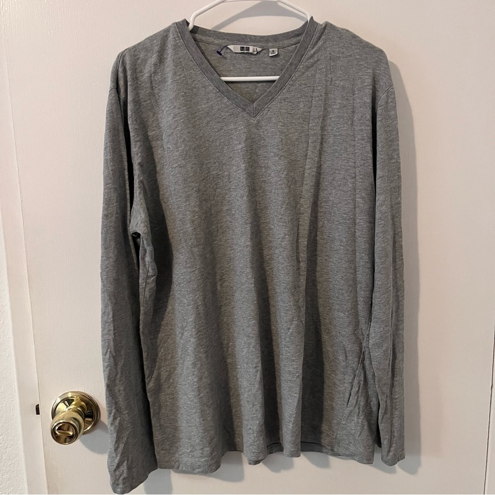 Uniqlo V-Neck Long Sleeve Gray T-Shirt 100% Cotton Casual Comfortable Men’s XL